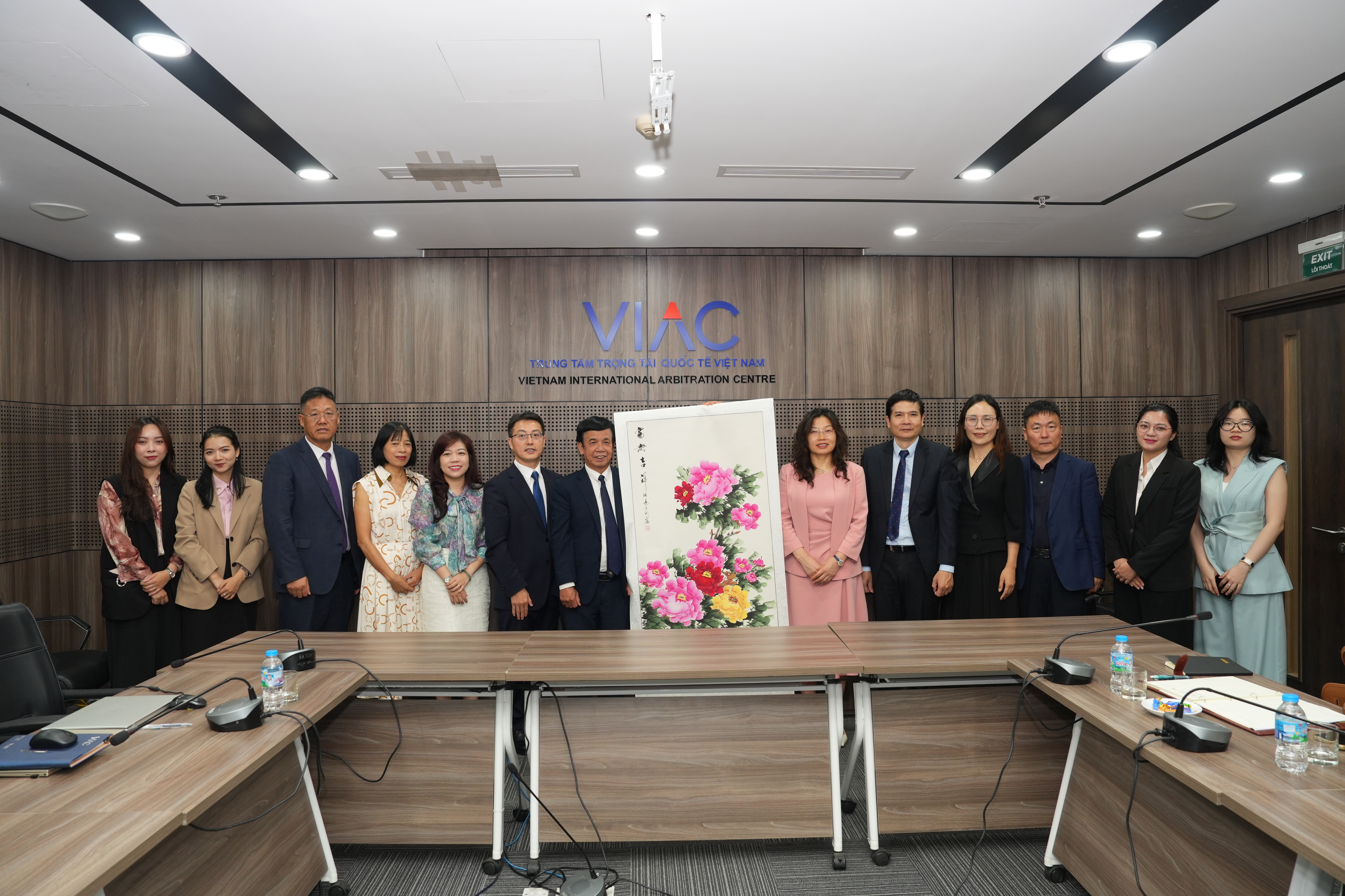 VIAC tiếp đón và làm việc với Đoàn công tác Hiệp hội Luật sư tỉnh Hà Nam, Trung Quốc